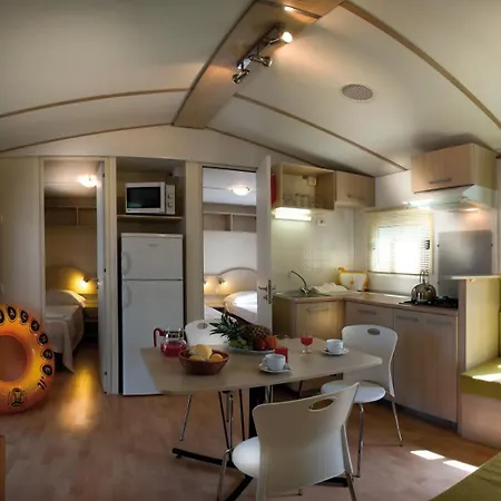 Hu Birkelt Village キャンプ場 4*