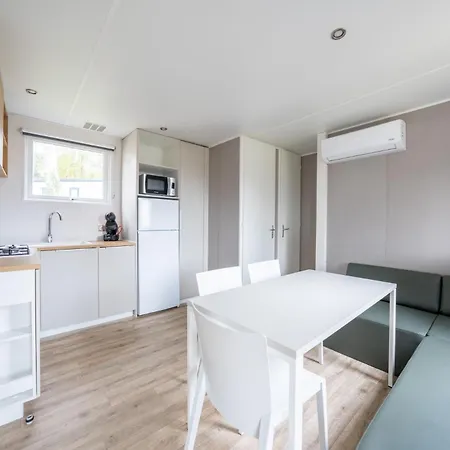 Hu Birkelt Village 캠프장 라로셰트