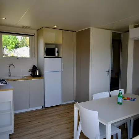 Hu Birkelt Village 라로셰트